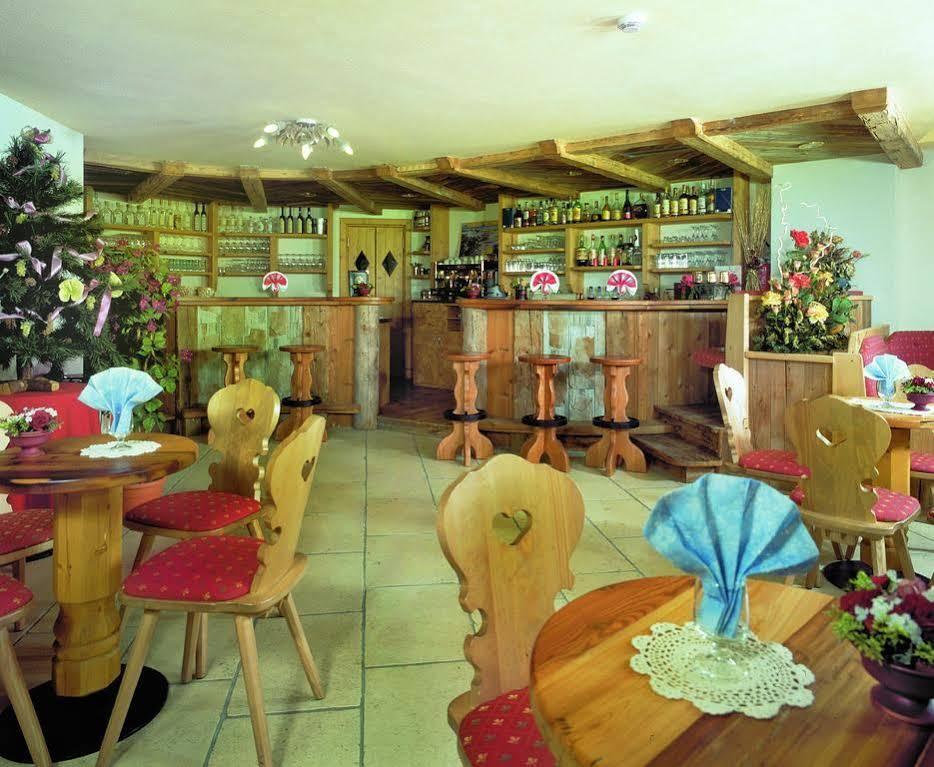Hotel Bellevue Canazei Εξωτερικό φωτογραφία