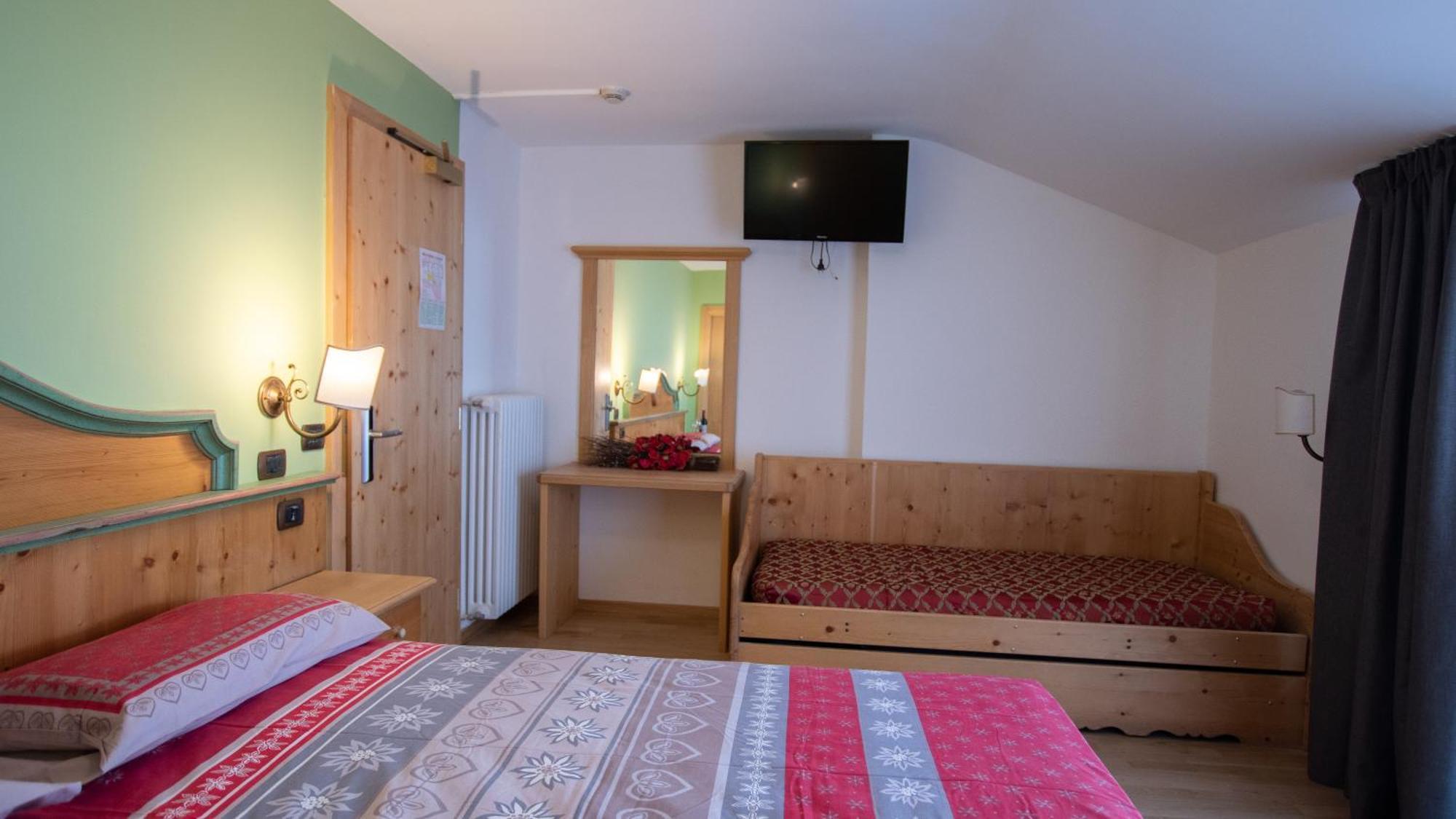 Hotel Bellevue Canazei Εξωτερικό φωτογραφία