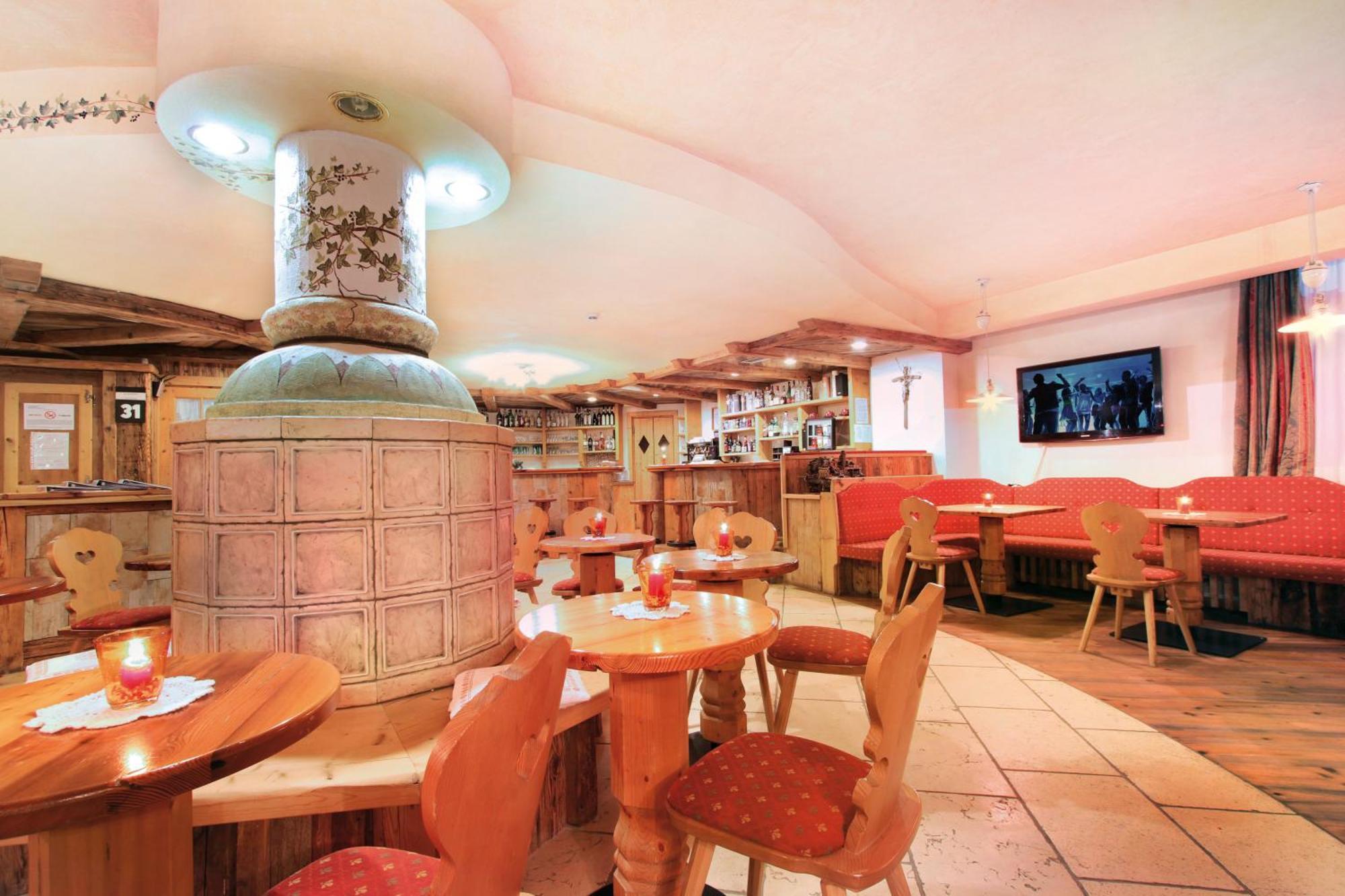 Hotel Bellevue Canazei Εξωτερικό φωτογραφία